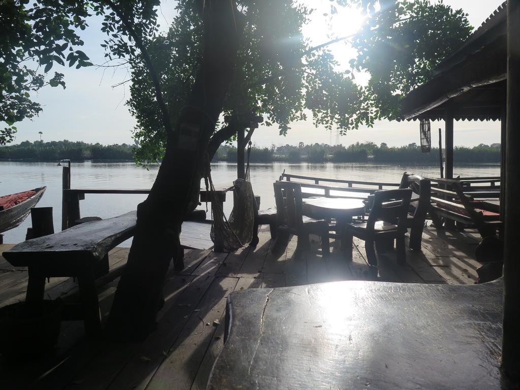 Naga House Kampot Hotel Exterior photo